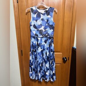 Maggy London Blue and White Sleeveless Dress